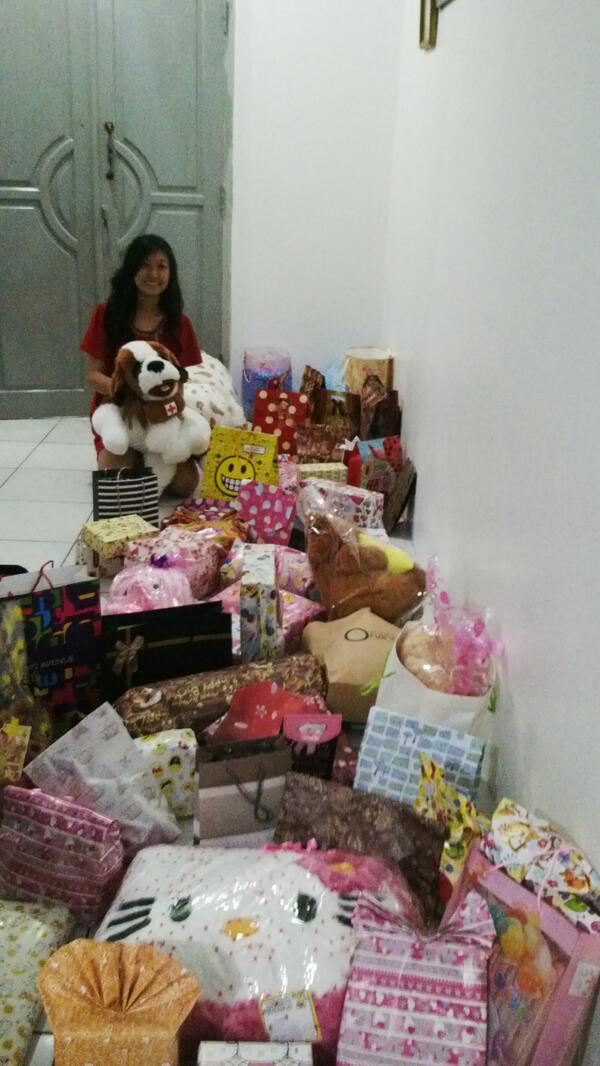 Maya_Hartaty's tweet photo. Thankyou buat hadiah nyaaaa http://t.co/CrH4c5PzNf