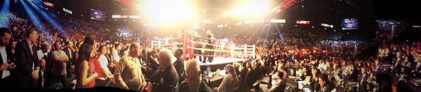 GhostHandProd's tweet photo. #LIVEatMGM #ringside #CaneloAngulo http://t.co/Wm9TosoRlO
