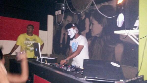 Lord_Veezus's tweet photo. “@F2D_Party: @VeeFBaby droppin some dope ass beats. #FTD #F2D http://t.co/Kux5tupEV5” never know when @DJKenpachi_Mars will show up