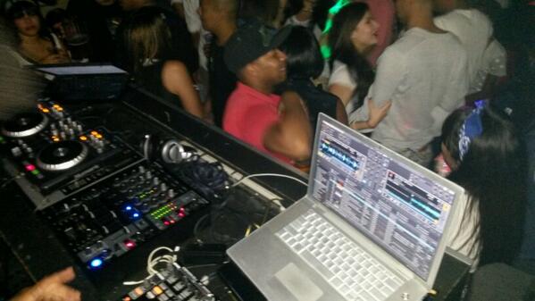F2D_Party's tweet photo. http://t.co/jitUt014Fl