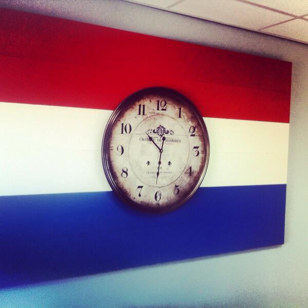 Strongfloor's tweet image. Een houten vlag in onze showroom.
Een houten vloer in de kleuren van uw favoriete club ? Dat kan