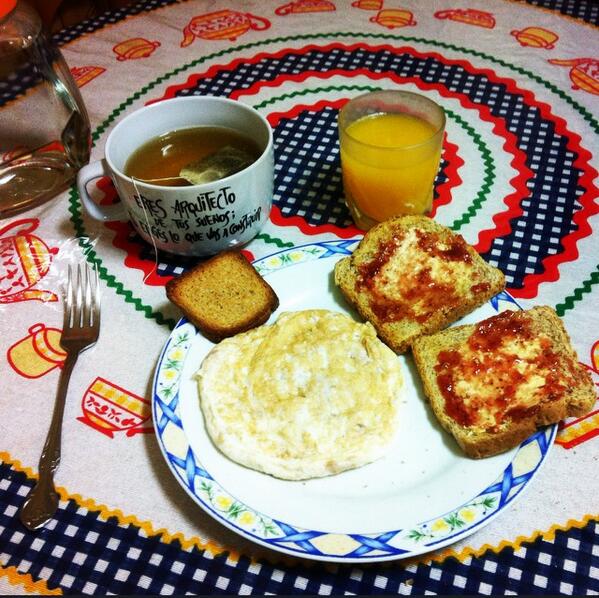 Bbusti's tweet photo. Buen tiempo, buen desayuno y buena grupeta. La salida en bici de hoy promete. http://t.co/toV3EH5A9F