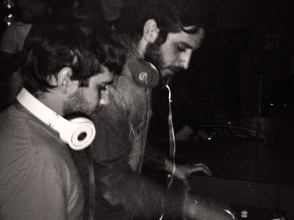 VAGO_ME's tweet photo. Amazing night !!! Back to basics with #Bernal @soysirilo proud to have you in México City ! @WaltherRoma http://t.co/iOFlDUM2R6