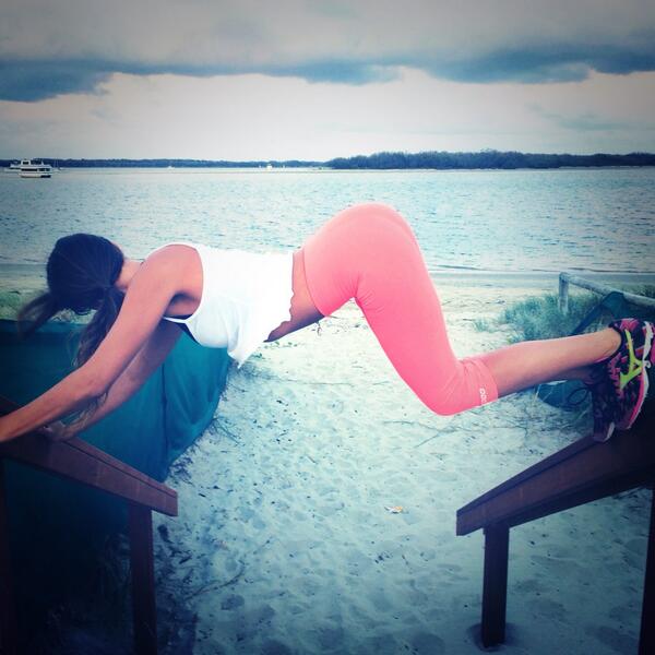 FitGirlSecret's tweet photo. Haha #seltering @JenSelter my idol http://t.co/FHt5qs0Wav