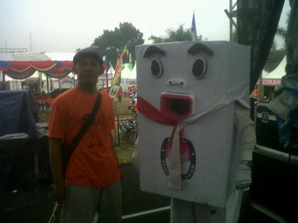 Bang angga dan sikora (maskot pemilu 2014)