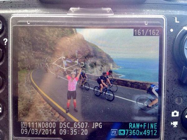 TheUnogwaja's tweet photo. Anyone tell this #Unogwaja team member that he should stay on his bike during @CycleTour_SA ?! #shoOops! http://t.co/V5HKJQKVCZ