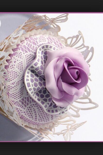casey_hilson's tweet photo. Isn't this cupcake amaze http://t.co/wfNiEtLRkr