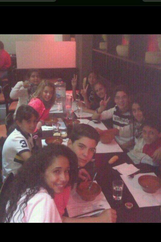 CF_gemelievers's tweet photo. MIS NIÑOS EN EL HOTEL CON SUS COMPAÑEROS @DanieloviedoM @_jesus_OM PD: que guapo esta jesus con gafas !!! http://t.co/nE7wrjOIgk
