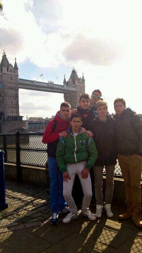 _DaniFCB's tweet photo. Alimañanas @j13oscar,@MarioDiaz12345 , @diegopeo , @JesusOb3 , @Iniakito15 http://t.co/VMuHeX69sw