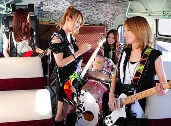 lovescandalbot's tweet photo. 「ノンストップガールズバンドは、ここからがスタートだ！私たちの音楽に出会ってくれたみんなに感謝！」 HARUNA (from topclasstop) https://t.co/dsKcNfSwUq