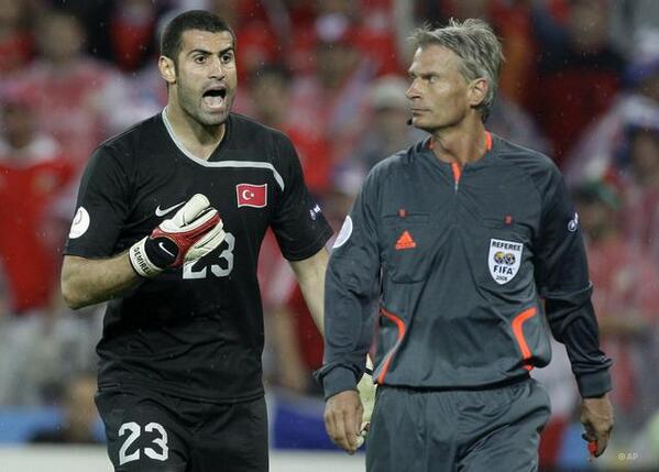 IberCupReferees's tweet photo. Peter Frojdfeldt at the #Ibercup 2014 ! Looking forward to meeting him? #referee #FIFA http://t.co/wMMNyrdaOS