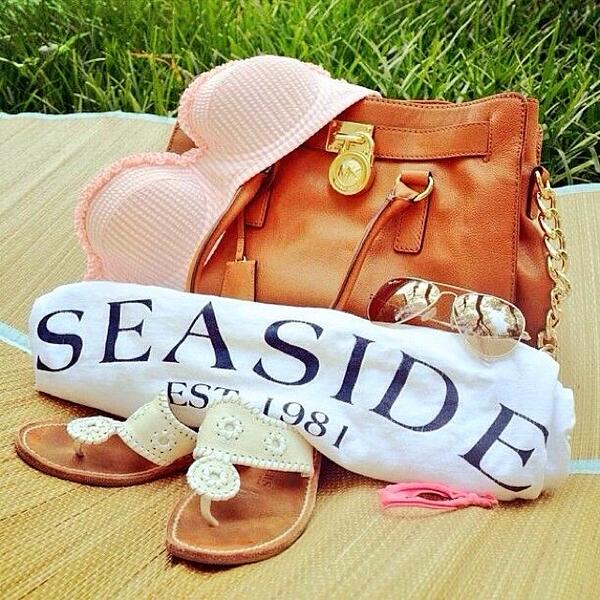 Prepessentials1's tweet image. Goodmorning guys! Starting off spring break the right way👙