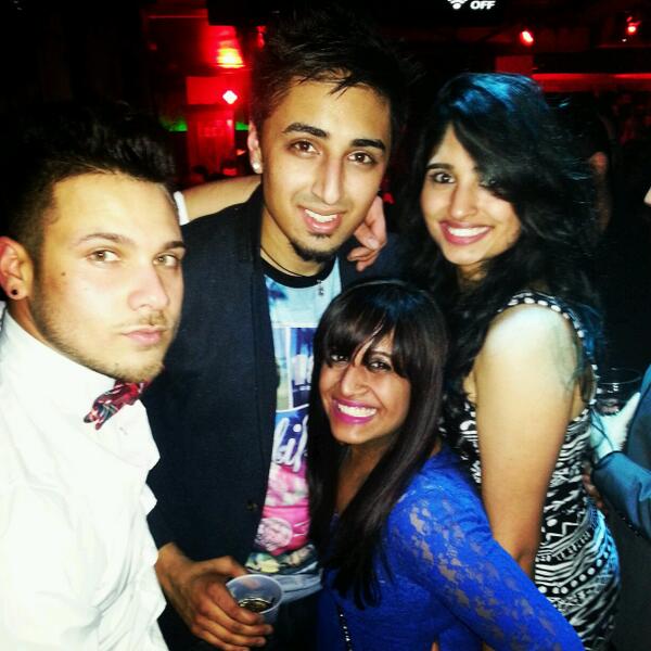 Nice meeting you guys @sandhumusic @iamMickeySingh #GreatShow  @AartiYogina7