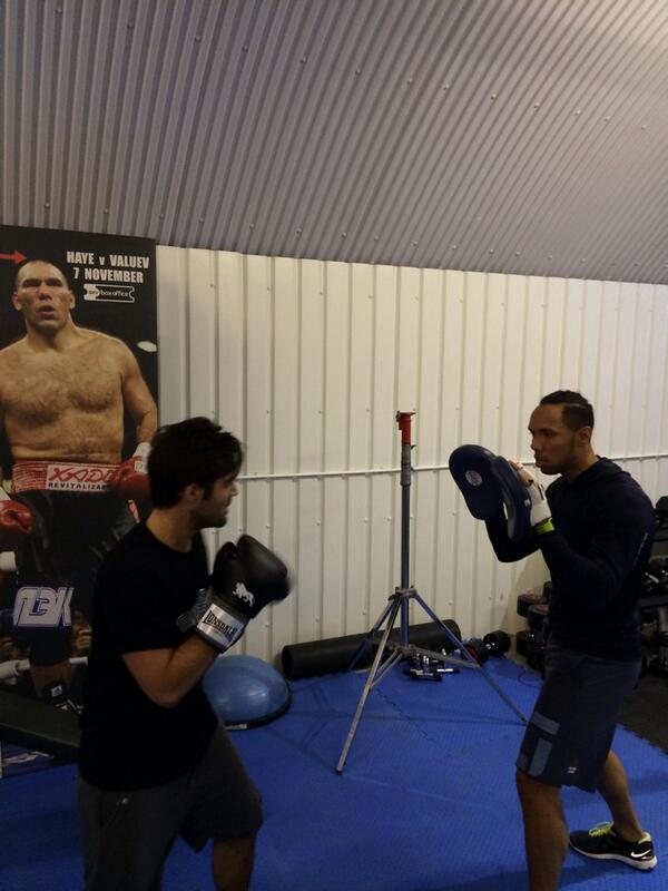 HayemakerCamp's tweet photo. @rubentabares on the pads working @SpencerGeorgeM with a rather large onlooker!#BiggerTheyAreTheHarderTheyFall 👊 http://t.co/2niwVK4y4r