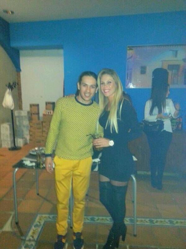 AnayaVazque's tweet photo. @Veronic21030798 En el portón http://t.co/Y4U2y8JrRC