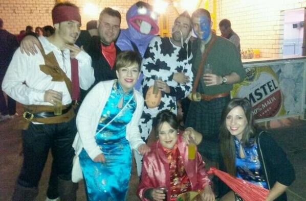 LauraSD91's tweet image. "@rociocheca: Esa cuadrilla buenaaa....@LauraSD91 @maria_fn90 http://t.co/LmxZBx3qVd"chinita chinitaaa Takahashi!!!!