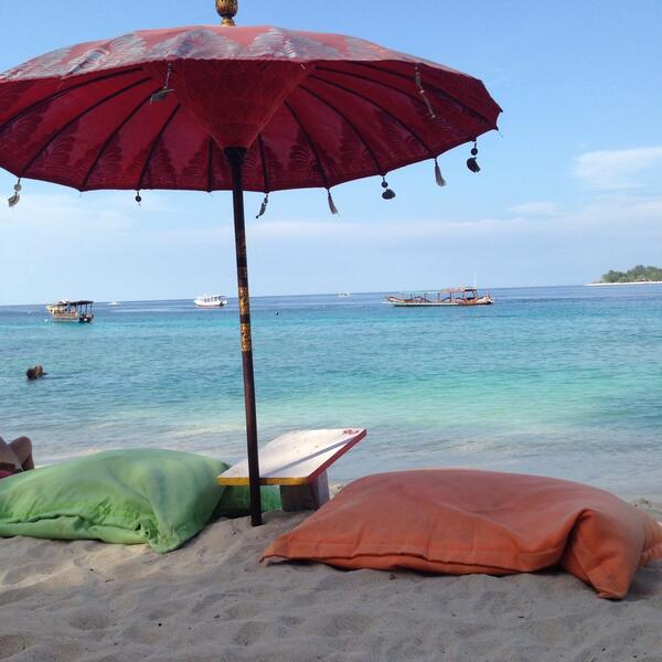 Martesenneseth's tweet photo. #gilitrawangan #bali #giliislands 😍☀️ http://t.co/wE2uiDKgM2