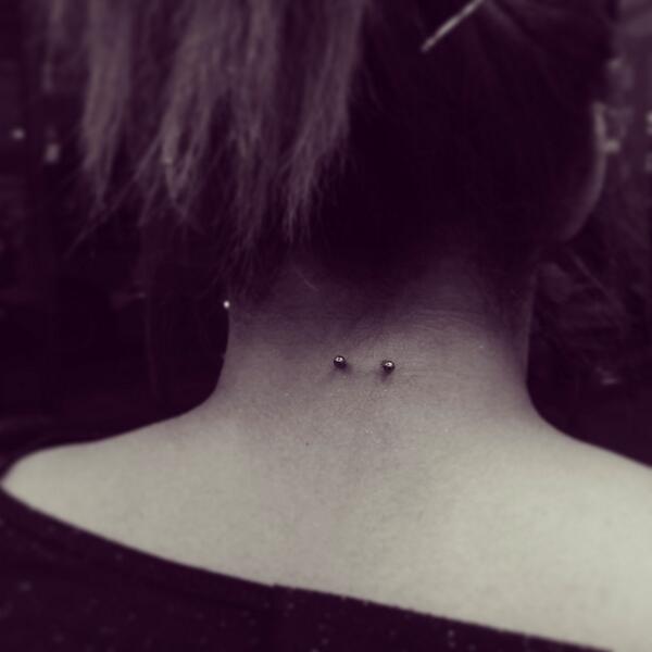 lishaaaluu's tweet photo. #napepiercing #LOVE #Amazing got my nape pierced absolutely in love with it!!! http://t.co/4S52xMRiKP