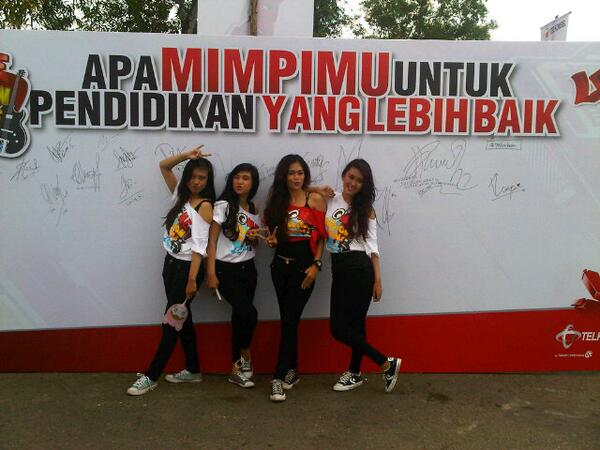 MarlitaRahman's tweet image. #1milliondreams #simpatiloop #crew #banjarmasin