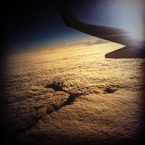 dessy3000's tweet photo. On my way to JA http://t.co/IxSBXz9Sqs
