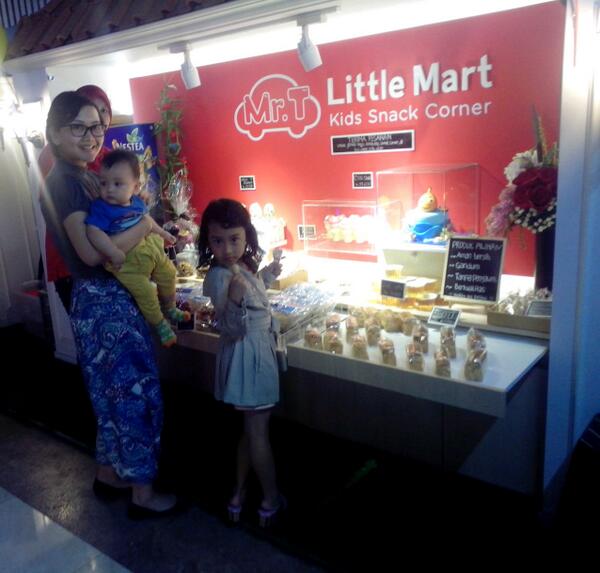 riandiani's tweet photo. thanks to @mrT_pvj for the healthy,pretty and yummy snacks..the kids loves it..nom nom nom....poke @hellomadly http://t.co/AbPHjStcxQ