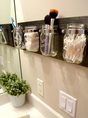 CountryLiving's tweet photo. Make your mornings less hectic with these 10 smart bathroom organization ideas >> http://t.co/f10AAwySj1 http://t.co/0NnGD9jKBY