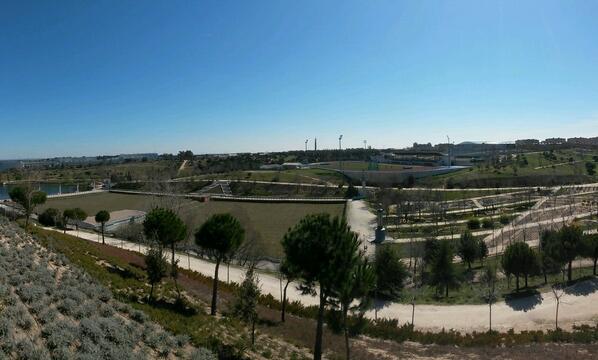 Julenmandibulen's tweet photo. Mañana de solecito con mi colega @cVicente23  por el lago de Tres Cantos. http://t.co/YR3bwpNkf7