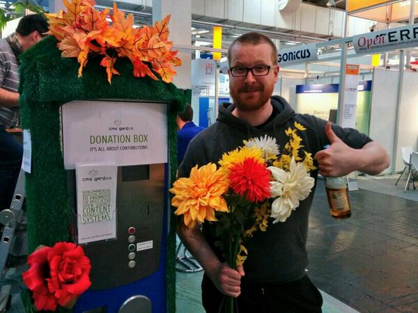 viktorvogel's tweet image. Unser Blumenmann, @reimersjan! #cmsgarden