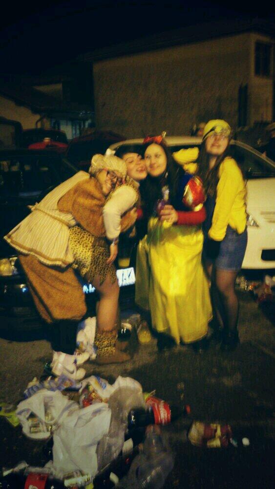 Caroliina666's tweet photo. Derrochando amor del bueno #cabezon #toqueteo #100% http://t.co/wy2PbY8lWu