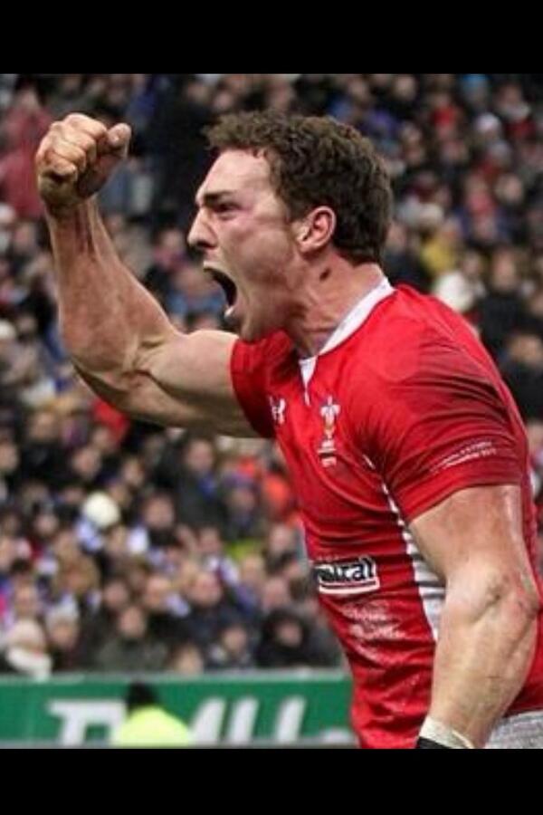 wheatsheafmagor's tweet photo. Get down the Sheaf to watch @George_North tear the England team apart (hopefully!) Free filled rolls at half time http://t.co/e8sUHftrUT