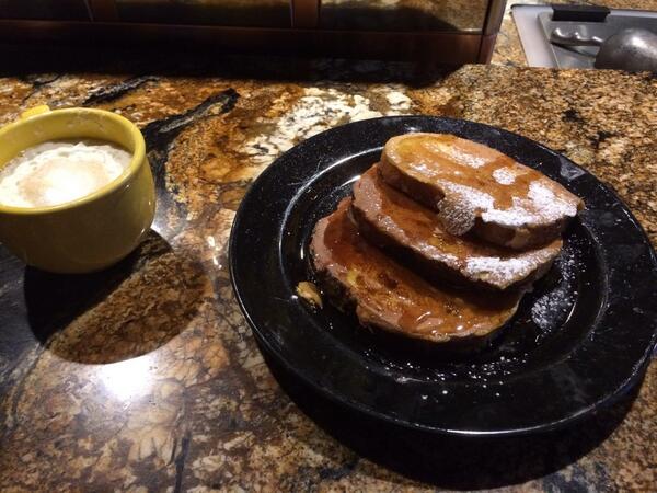 buffrestaurant's tweet photo. Happy Sunday boulder!!! Come on down for some French toast! We know you want to.... 'Murica! #inthebuff http://t.co/Ex4OvPH8R5