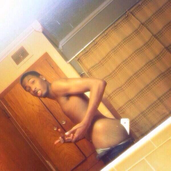 GenanteSelfies's tweet photo. Soms heb je allebei je handen nodig om een selfie te maken.. http://t.co/4bcwpX9gwQ