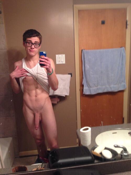 Gayselfies247's tweet photo. #gay #selfie #gayselfie #porn #guy #Sexy #dick #sex http://t.co/KVjhGxYt29