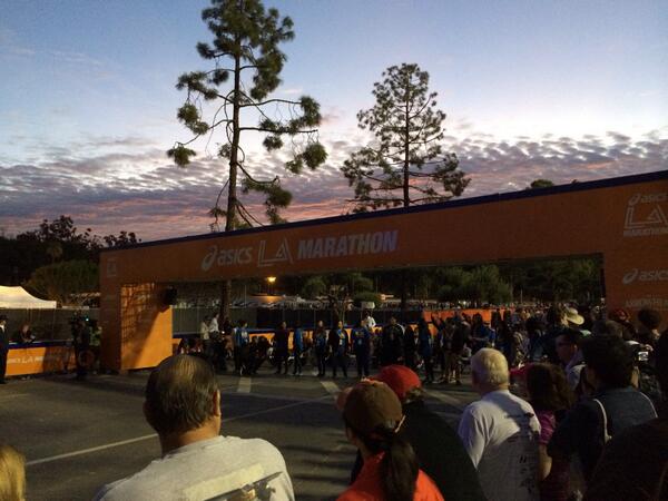 christineharmes's tweet photo. Ready to start! @lamarathon @GOTRLA #RUNLA #LAMarathon http://t.co/xM5IDuWeTv