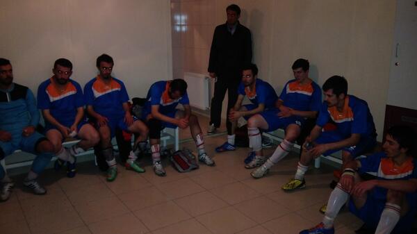 Havza belediyespor soyunma odasina girdik ilk yari 1-0 yeniliyoruz yabancilar pazari'na morali bozmak yok alacaz maci