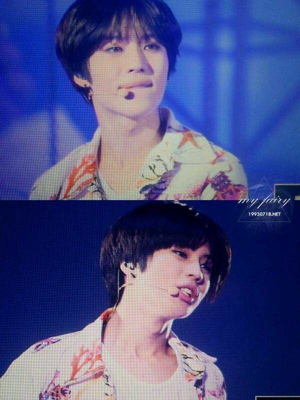 ForEunhyuk86's tweet photo. 140309 RT @myfairy718 슬로건 흔들고 보드 타고~ 씐난 태민이ㅎㅎ #태민 #taemin #SWCIIISEOULDay2 http://t.co/a077gC0GCF