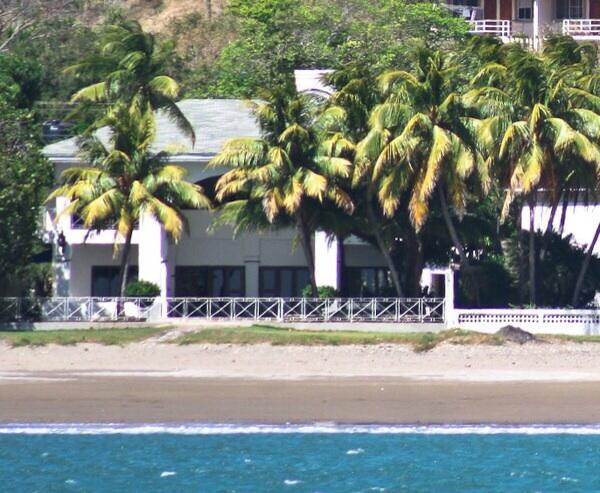 GoLocallyGlobal's tweet photo. This beachfront gem from #Nicaragua is a knockout and fully staffed to take care of the ground http://t.co/6Fruxb1x0E http://t.co/cmU0V7NqdS