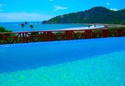 GoLocallyGlobal's tweet photo. This beauty splashes color throughout all of #Nicaragua and demands to be looked at http://t.co/yxFQOXMvzY http://t.co/Wp8WuVxKr9
