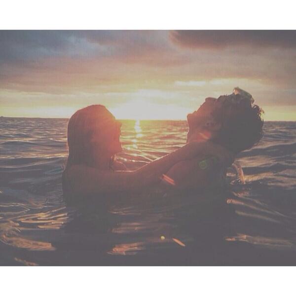 strawbcrries's tweet photo. Aw, me and @JizzCalifuh 💕 http://t.co/fi73ZFBMSR