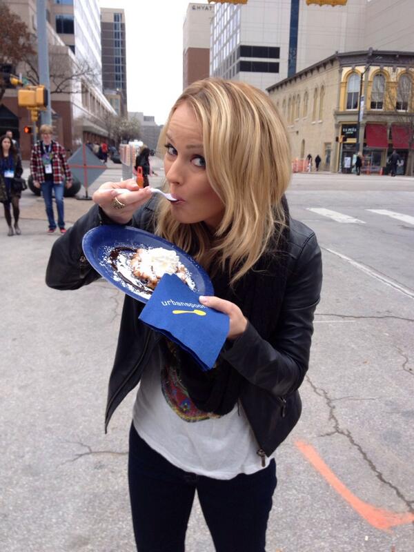 And I loved it! RT:<a href="/urbanspoon/">foodporn by urbanspoon</a>: <a href="/BrookeAnderson/">Brooke Anderson</a> stopped by our food truck 4 a taste of funnel cake! #sxsw #sxswspoon