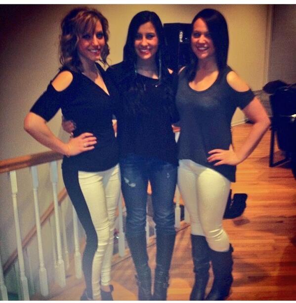andi_alyse's tweet photo. #Thesebitches! @nikkisangiacomo http://t.co/BIqwtaQbXJ