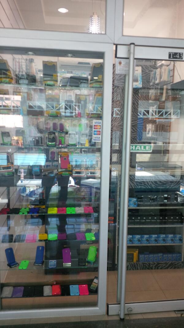 celulartuning's tweet photo. @trafficVALENCIA @AquiVENDO @ccmetropolis @CCCristal @cclagranja servicio técnico celular samsung Bb y acc http://t.co/yz4OkJ480f