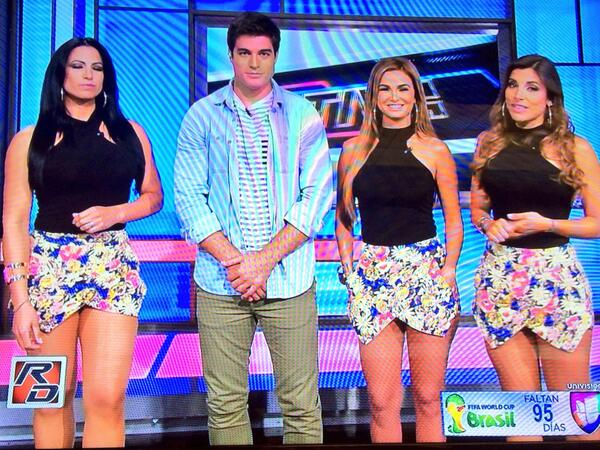 WEStyling's tweet photo. “@AngelaRincon_: Perfect looks for Spring 🌼 #RepublicaDeportiva #WEstyling http://t.co/2ZA7F4WdcD” 💛