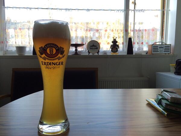 Perfect ending to a chilled day with <a href="/li33iebush/">Elizabeth Hatton</a> a nice cool <a href="/ErdingerWB/">Erdinger WB</a> Weißbier #PerfectDayPerfectDrink