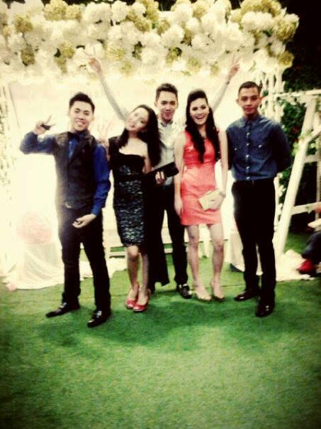 Fhyncess08's tweet photo. MGP w/ @Leonikakouce @tamaHamisi @Rio_M @Tian_S. HWD our dearest @Peggynathalya &amp; #Marcel O:) :* http://t.co/IG02hNFD1H