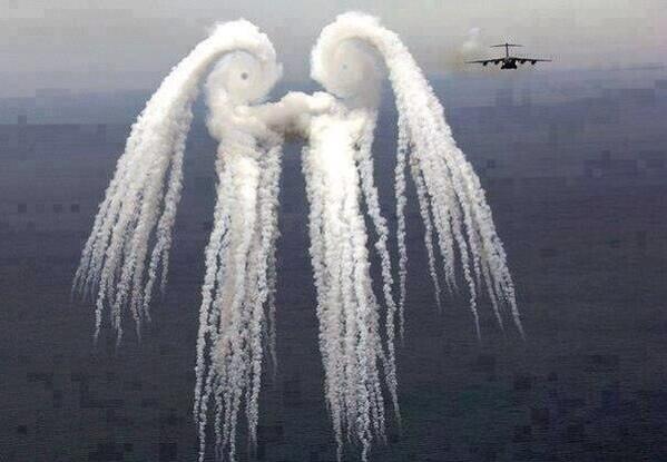 Science_Pics's tweet image. A "Cloud Angle" formed by a us Air Force jet