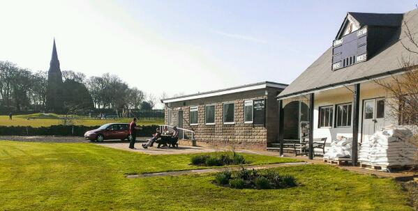 ThurstonlandCC's tweet image. Cracking day today #treegone #beersoutside #goodweatherforcricket