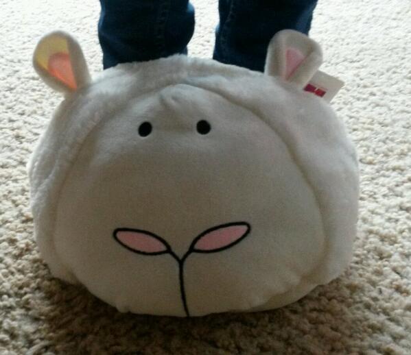 NikkiBull90's tweet photo. New foot cosy #snugglybuggly http://t.co/agfwfs6amM