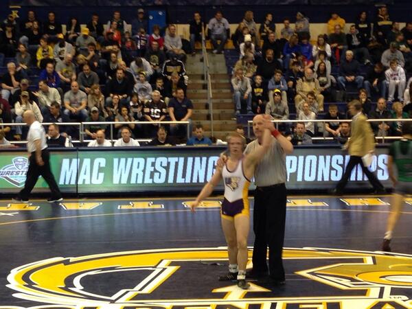 schwabwrestling's tweet photo. Peters wins 10-7!!! http://t.co/WNIEgrdu6F
