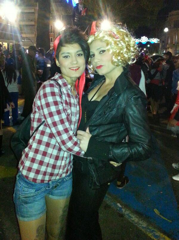 560_mari's tweet photo. @LauraSoler22  con la persona k mas me saca de mis casillas pero a la k mas kiero http://t.co/u46nioVCZu